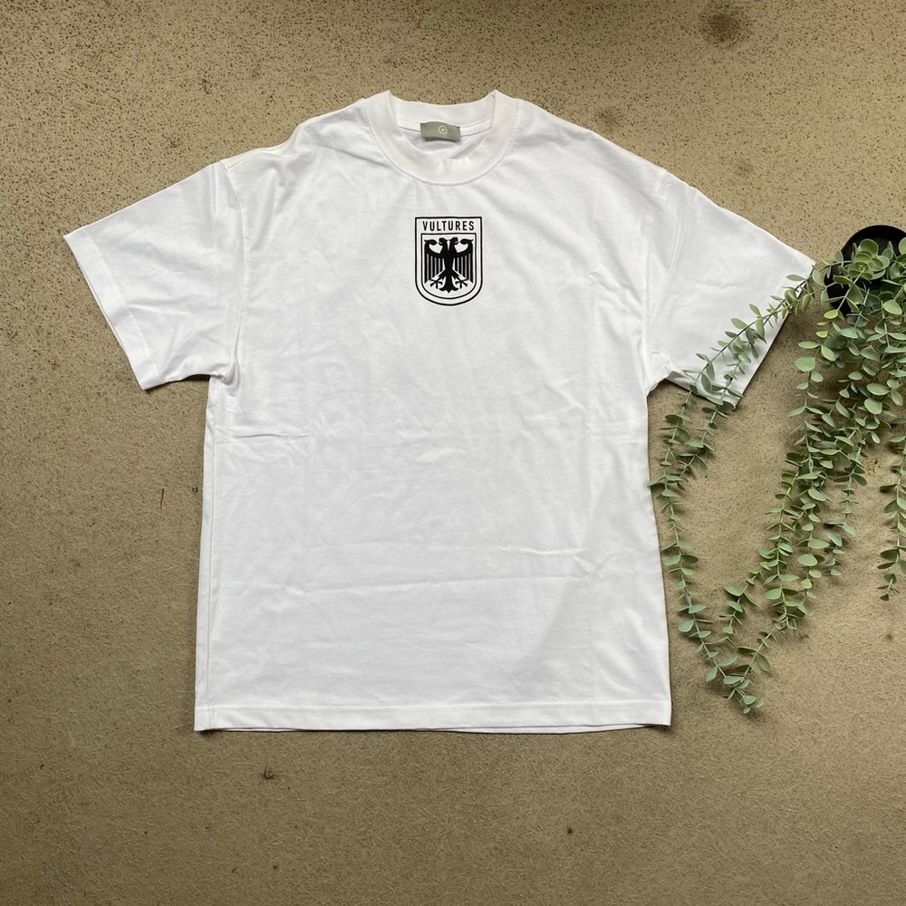 Vultures tee